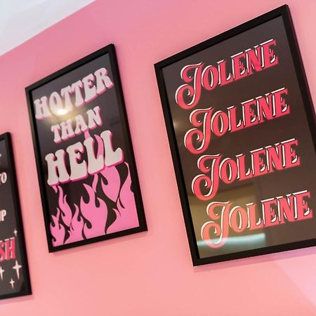 Maevela Apartments ☆ Pink Luxury Apartment With Balcony - Birmingham City Centre - 5 Min Walk From Bullring, Cube, Mailbox, New Street Station - Free Netflix & Wifi エクステリア 写真