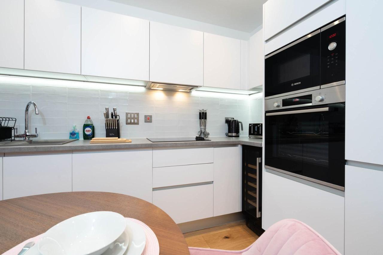 Maevela Apartments ☆ Pink Luxury Apartment With Balcony - Birmingham City Centre - 5 Min Walk From Bullring, Cube, Mailbox, New Street Station - Free Netflix & Wifi エクステリア 写真