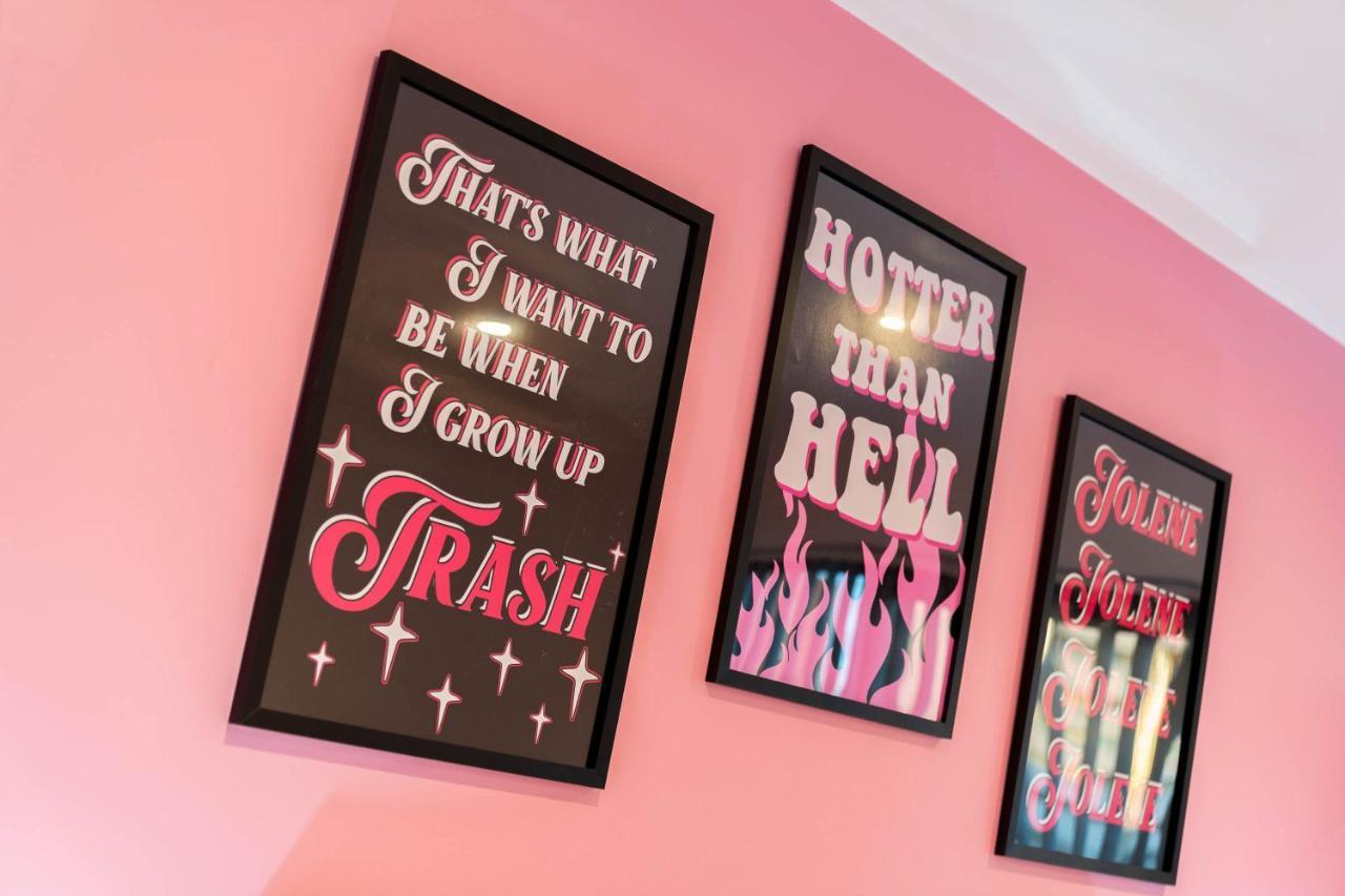 Maevela Apartments ☆ Pink Luxury Apartment With Balcony - Birmingham City Centre - 5 Min Walk From Bullring, Cube, Mailbox, New Street Station - Free Netflix & Wifi エクステリア 写真